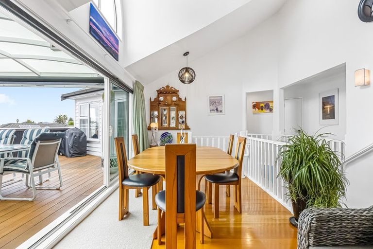 Photo of property in 9 San Marino Drive, Henderson, Auckland, 0612