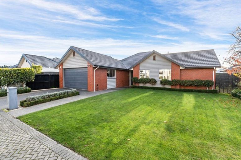 Photo of property in 2 Levinge Lane, Hillmorton, Christchurch, 8024