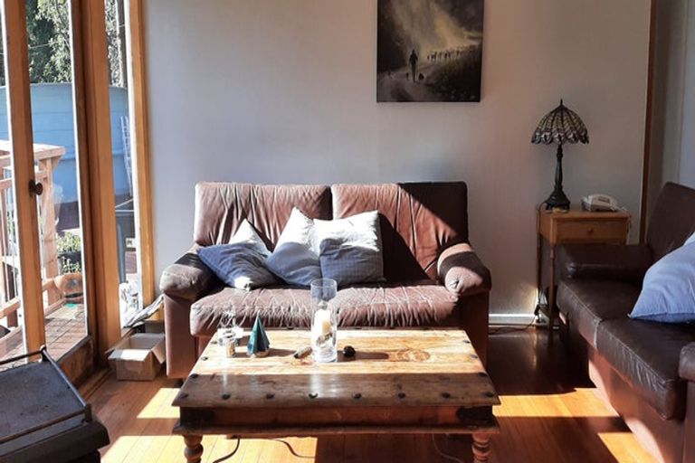 Photo of property in 95 Cornwallis Road, Cornwallis, Auckland, 0604