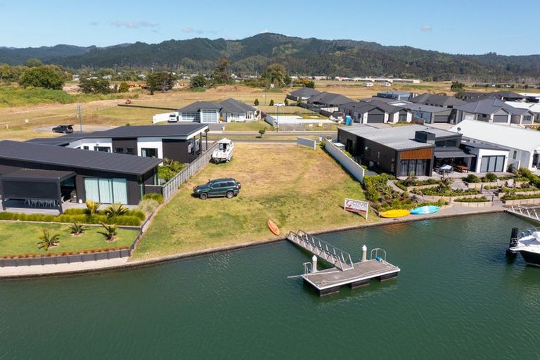 Photo of property in 43 Awatea Drive, Whitianga, 3510