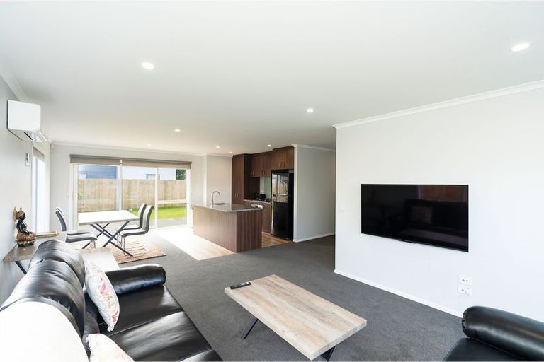 Photo of property in 2 Rotoiti Place, Paraparaumu, 5032