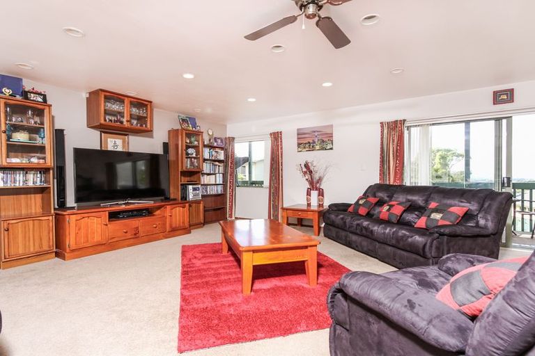 Photo of property in 81 Garton Drive, Massey, Auckland, 0614