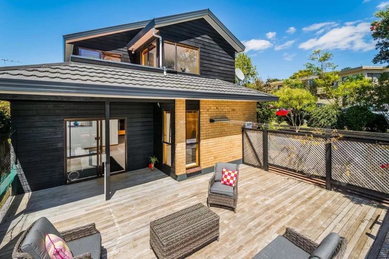 Photo of property in 2/56 Galaxy Drive, Mairangi Bay, Auckland, 0630