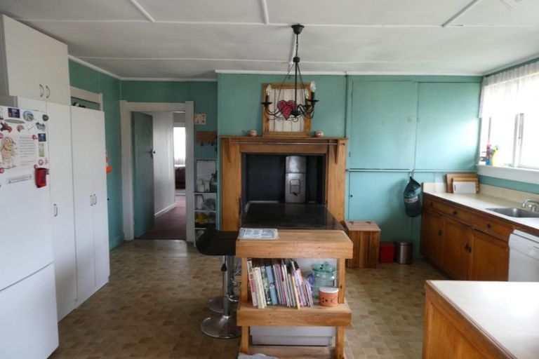 Photo of property in 1 Curtis Street, Hector, 7822