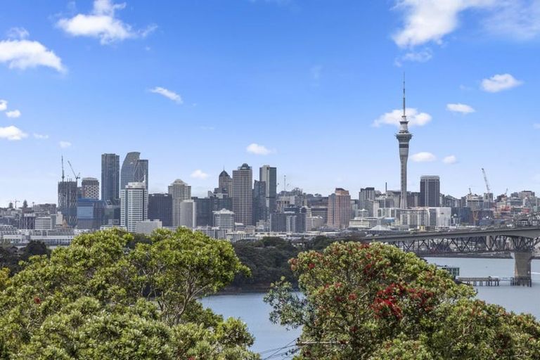 Photo of property in 31 Seaview Avenue, Northcote, Auckland, 0627