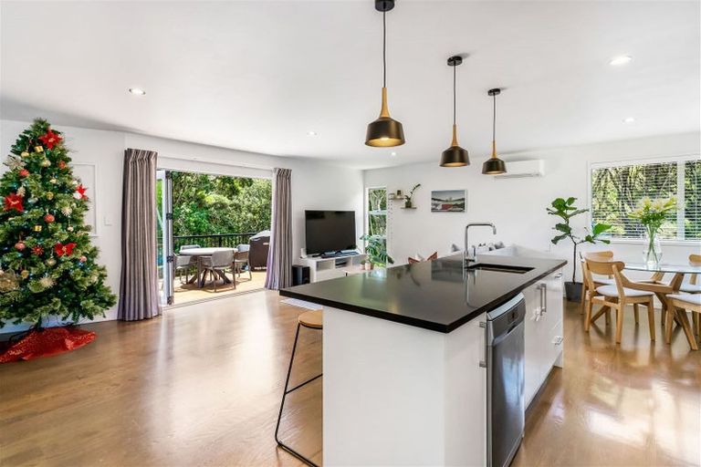 Photo of property in 63 Lynn Road, Bayview, Auckland, 0629