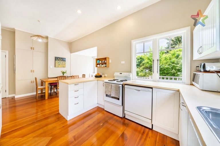 Photo of property in 2 Puriri Street, Eastbourne, Lower Hutt, 5013