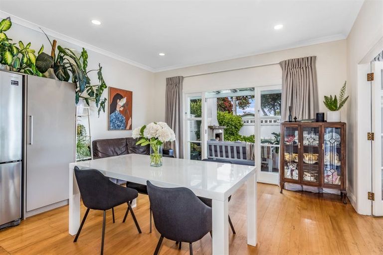 Photo of property in 37 Tuatoru Street, Eastbourne, Lower Hutt, 5013