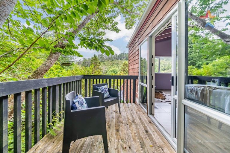 Photo of property in 498 Stokes Valley Road, Stokes Valley, Lower Hutt, 5019