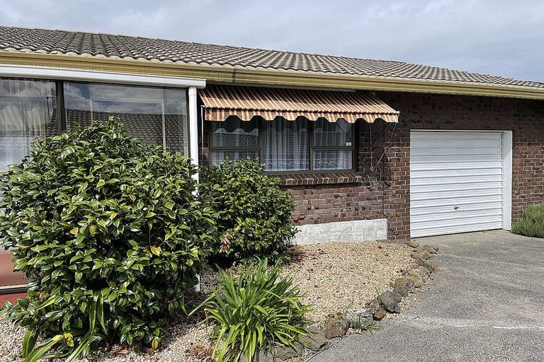 Photo of property in 1/123 Prince Regent Drive, Half Moon Bay, Auckland, 2012