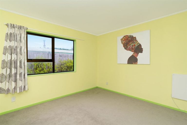 Photo of property in 20 Rua Avenue, Waitarere Beach, Levin, 5510