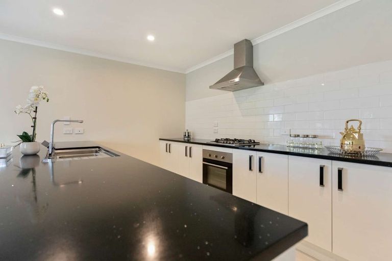 Photo of property in 5 Faber Place, Rototuna North, Hamilton, 3210