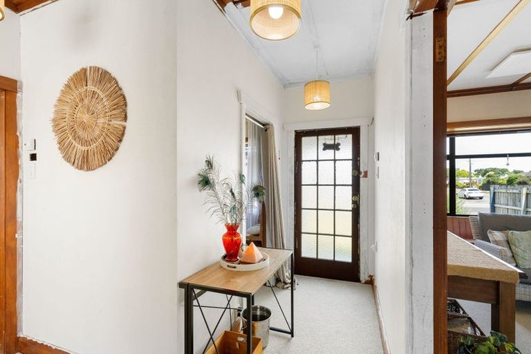 Photo of property in 32 York Street, Levin, 5510