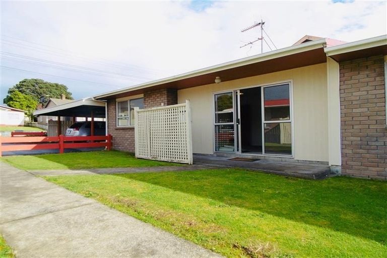 Photo of property in 82 Hine Street, New Plymouth, 4310