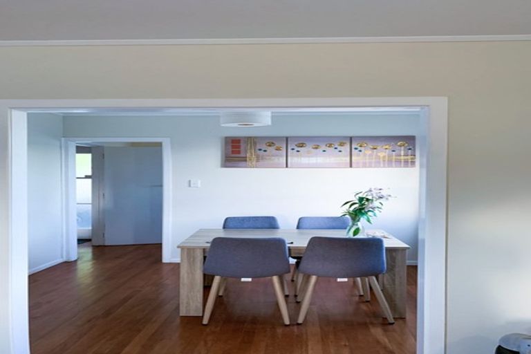 Photo of property in 10 Lomita Road, Johnsonville, Wellington, 6037