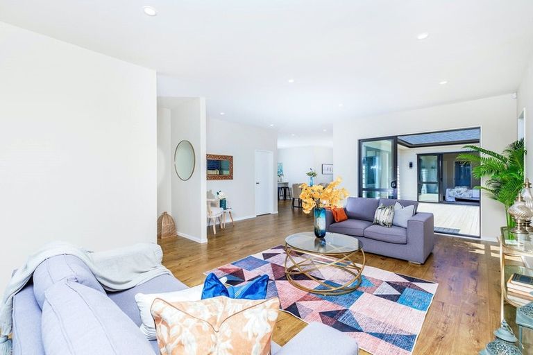 Photo of property in 4 Konoba Avenue, Kumeu, 0810