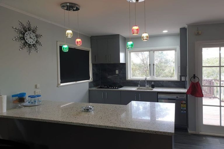 Photo of property in 28 Taupo Street, Green Bay, Auckland, 0604