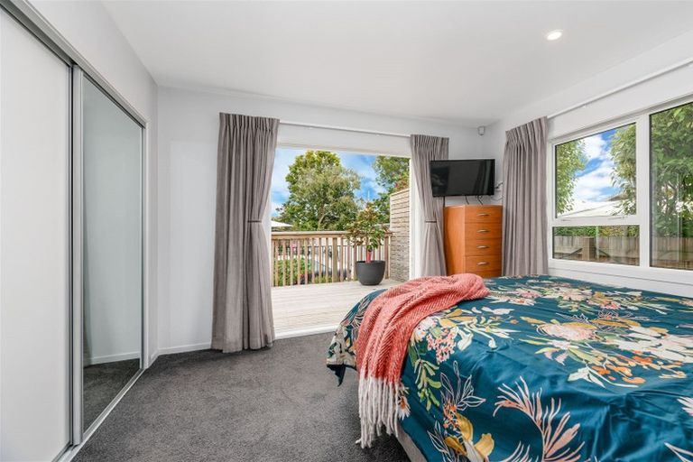 Photo of property in 25 Tiroroa Avenue, Te Atatu South, Auckland, 0610