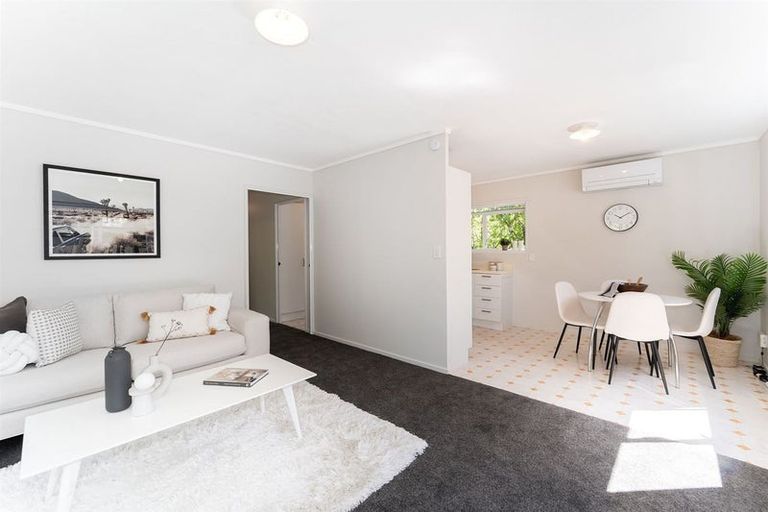 Photo of property in 22a Lyford Crescent, Sunnynook, Auckland, 0620