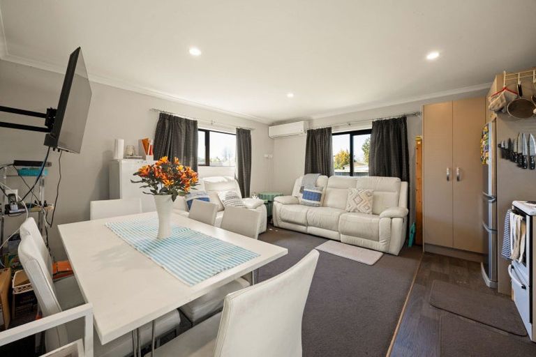 Photo of property in 100 Morrow Avenue, St Andrews, Hamilton, 3200
