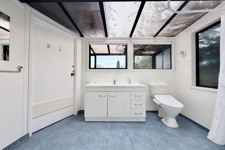 Photo of property in 2/14 Taharoto Road, Takapuna, Auckland, 0622