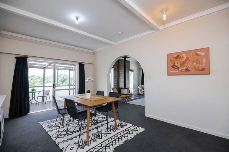 Photo of property in 10 Black Rock Road, Newlands, Wellington, 6037