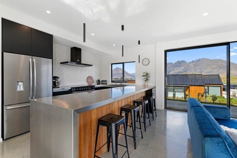 Photo of property in 9 Falconer Rise, Jacks Point, Queenstown, 9371