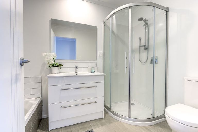 Photo of property in 9/19 Ruakiwi Road, Hamilton Lake, Hamilton, 3204