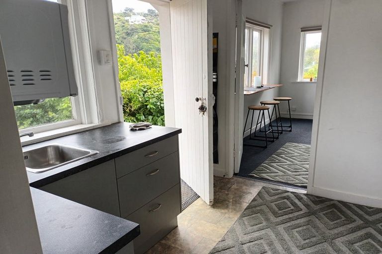 Photo of property in 34 Moana Road, Kelburn, Wellington, 6012