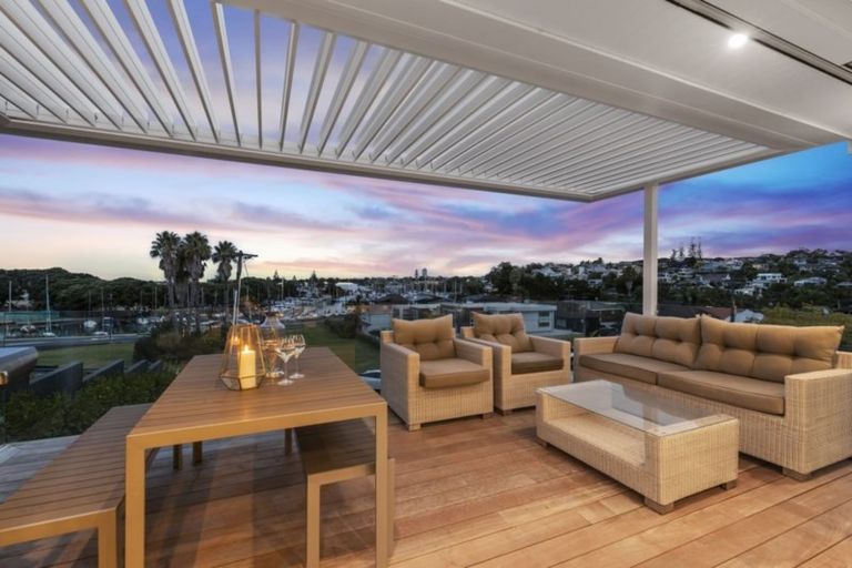 Photo of property in 9 Commodore Parry Road, Castor Bay, Auckland, 0620