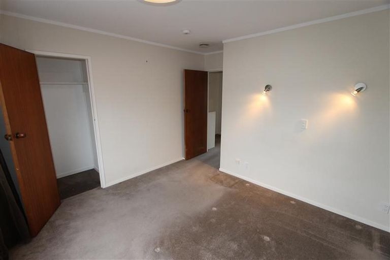 Photo of property in 1/8 Cezanne Place, New Lynn, Auckland, 0600