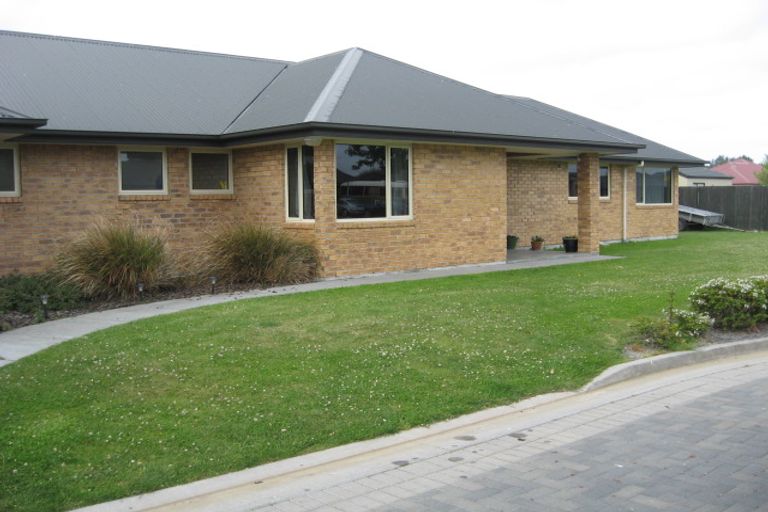 Photo of property in 18 Montego Close, Shirley, Christchurch, 8052