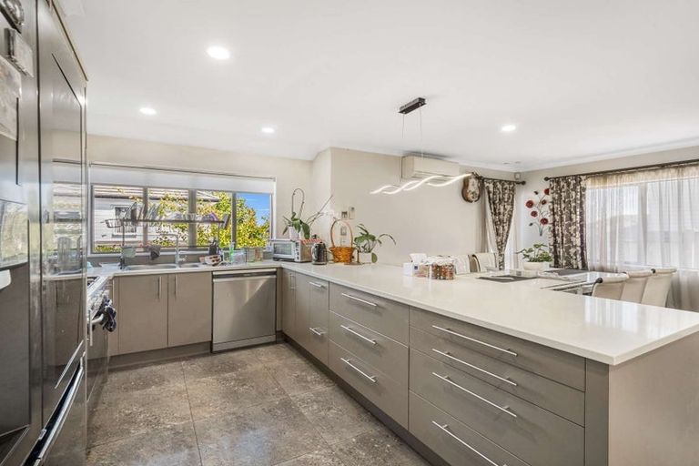 Photo of property in 35 Amaretto Avenue, Flat Bush, Auckland, 2019