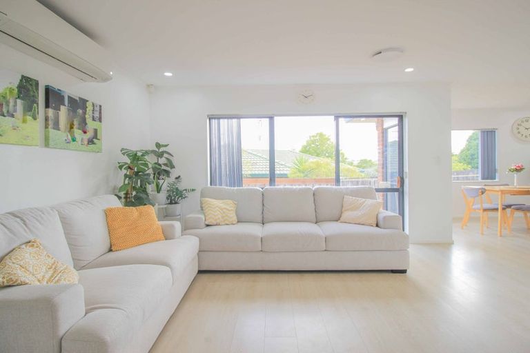 Photo of property in 38 Awaroa Road, Sunnyvale, Auckland, 0612