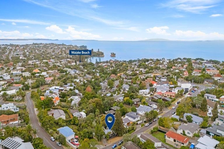 Photo of property in 27 Hebron Road, Waiake, Auckland, 0630