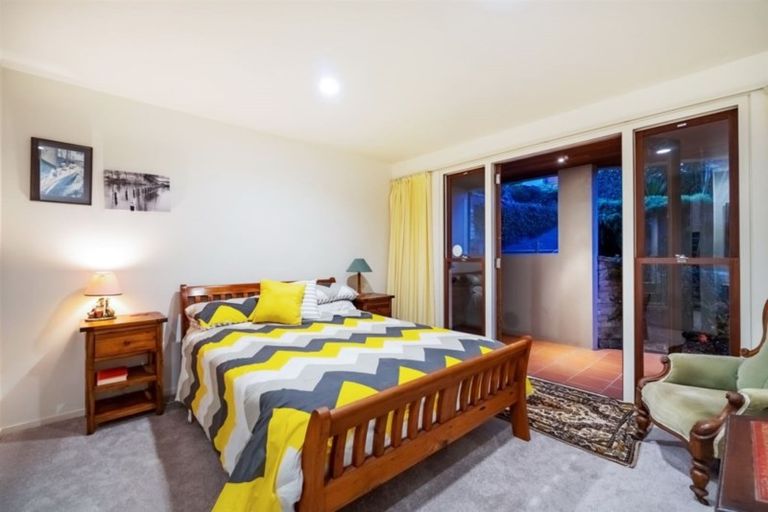 Photo of property in 5 Eastcliffe Road, Castor Bay, Auckland, 0620