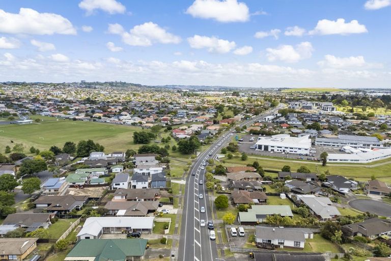 Photo of property in 146 Botany Road, Botany Downs, Auckland, 2010