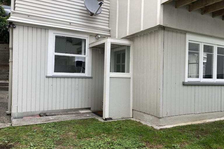 Photo of property in 1 Baring Street, Oriental Bay, Wellington, 6011