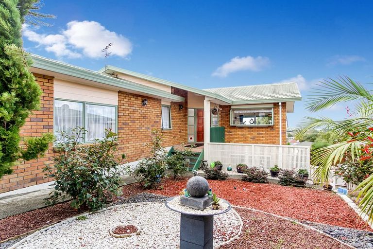 Photo of property in 81 Garton Drive, Massey, Auckland, 0614