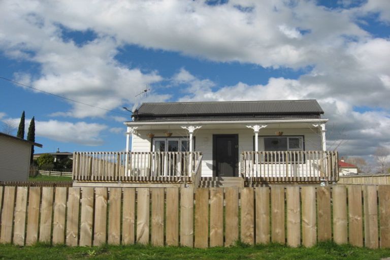 Photo of property in 15 Watts Street, Waipawa, 4210