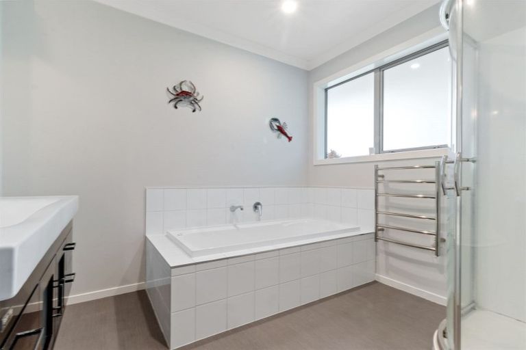 Photo of property in 14 Allendale Place, Morrinsville, 3300