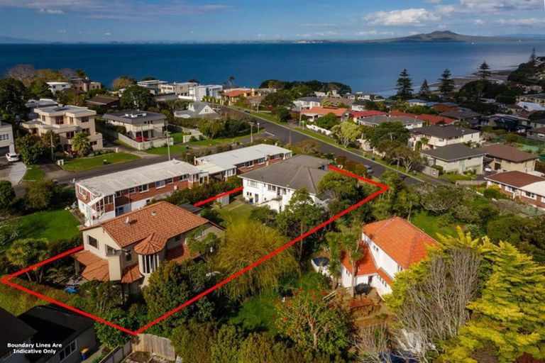 Photo of property in 6 Brighton Terrace, Murrays Bay, Auckland, 0630