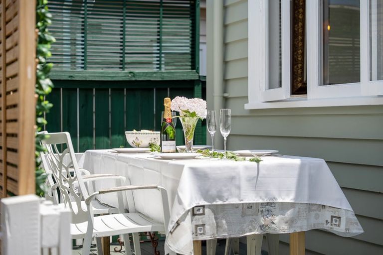 Photo of property in 26 Anne Street, Devonport, Auckland, 0624
