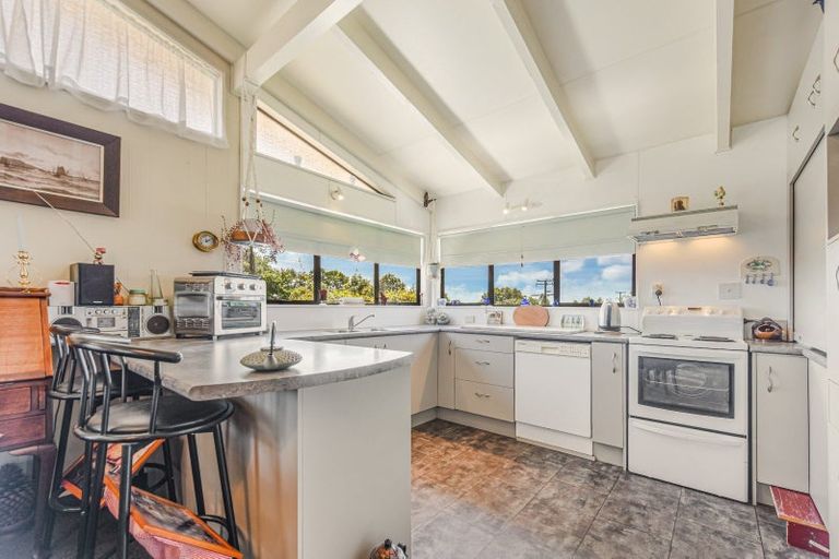 Photo of property in 616 Abel Tasman Drive, Clifton, Takaka, 7183