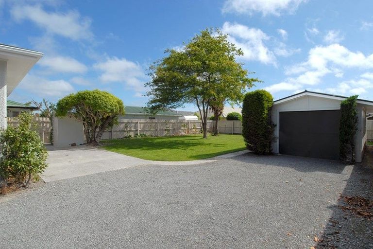 Photo of property in 625 Main North Road, Belfast, Christchurch, 8051