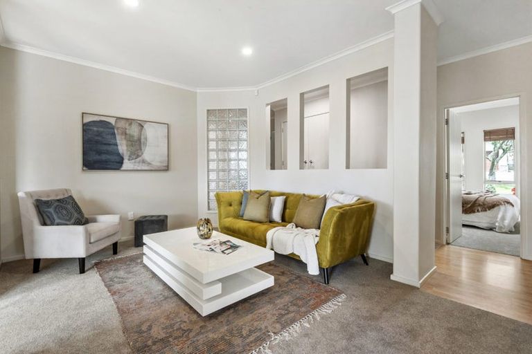 Photo of property in 15 Rangi Avenue, Schnapper Rock, Auckland, 0632