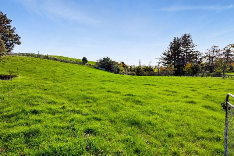 Photo of property in 295 Skinner Road, Bird Road, Stratford, 4393