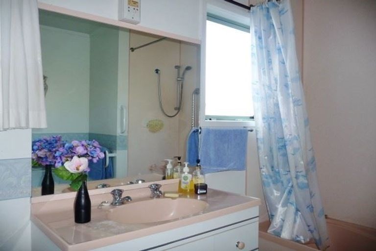 Photo of property in 1a Saint Johns Road, Coopers Beach, 0420