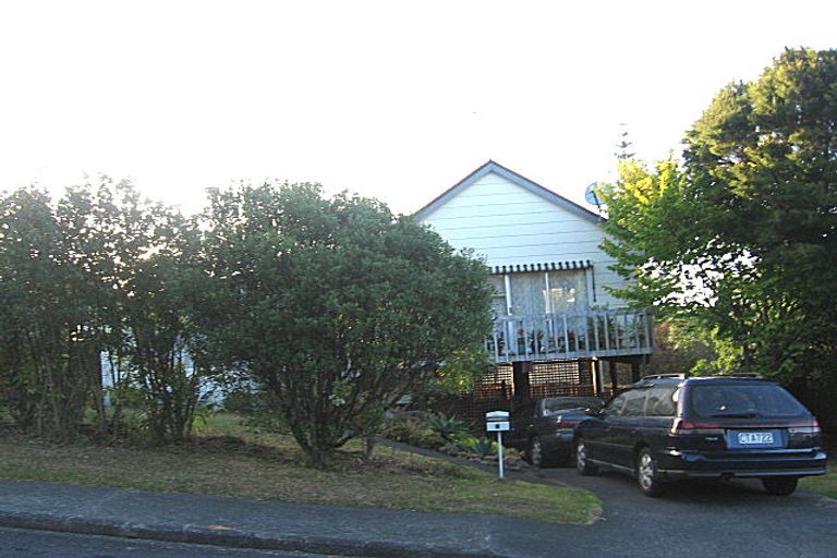 Photo of property in 1/1 Northwick Place, Hillcrest, Auckland, 0627