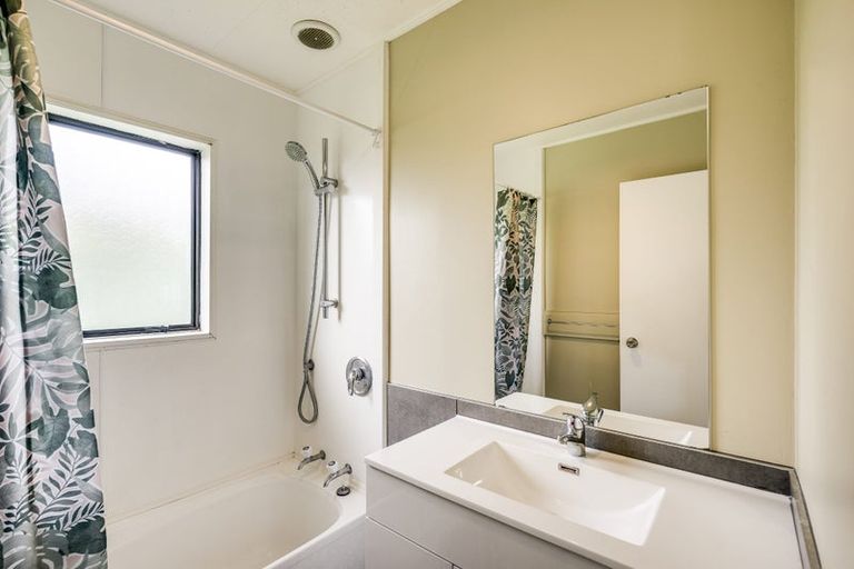 Photo of property in 25 Windsor Terrace, Taradale, Napier, 4112